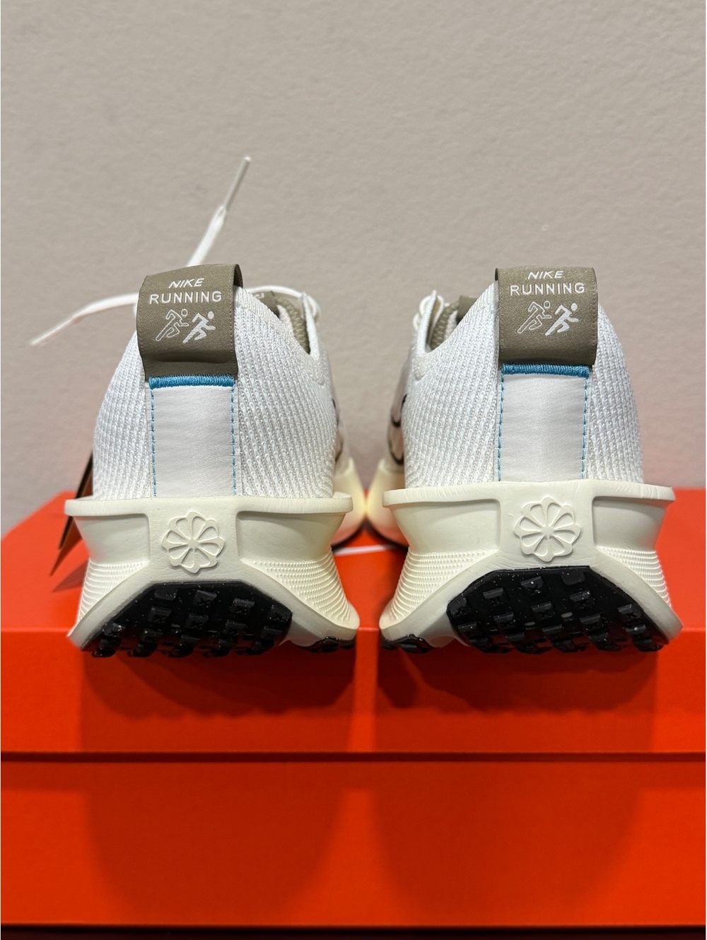 Size 8 - Nike Women’s Interact Run “Beige” - Picture 5 of 6